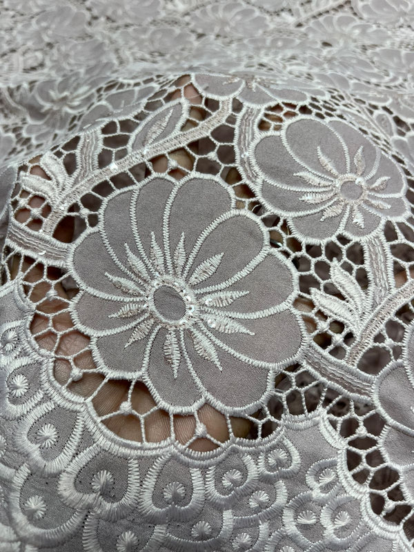 Imported Crepe + cutwork 60"